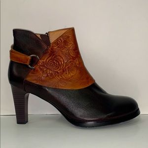 L’artiste “Lora” Boot